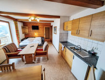 Rustiek appartement voor 6 personen direct aan de skipiste in Katschberghöhe - thumbnail 2
