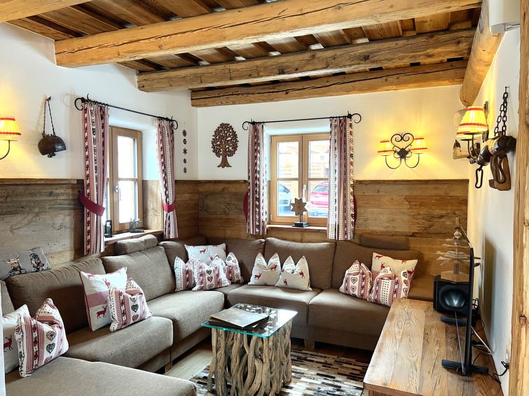 Vakantiehuis met sauna in Sankt Michael im Lungau vlakbij de piste in Sankt Michael im Lungau