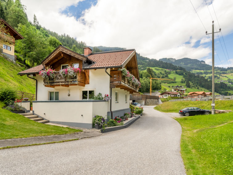 Op 600 m van de piste: Ruim appartement in Grossarl met bergzicht in Grossarl