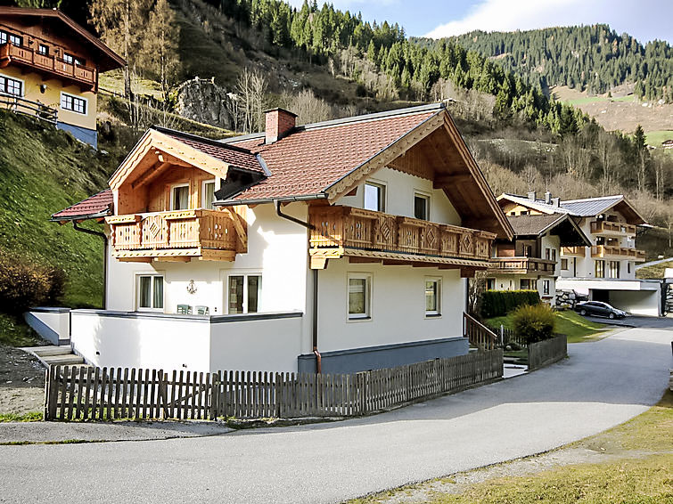 4-Zimmer-Wohnung 86 m2, im Obergeschoss. Gemütlich eingerichtet: Wohn-/Esszimmer mit Essecke und Sat-TV. 2 Doppelzimmer. Wohn-/Schlafzimmer mit 1 Doppeldiwanbett und Sat-TV. Ausgang zum Balkon. Offen..