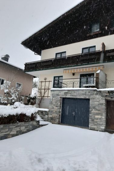 Vakantiehuis in Goldegg op 800m van het meer met bergzicht in Goldegg