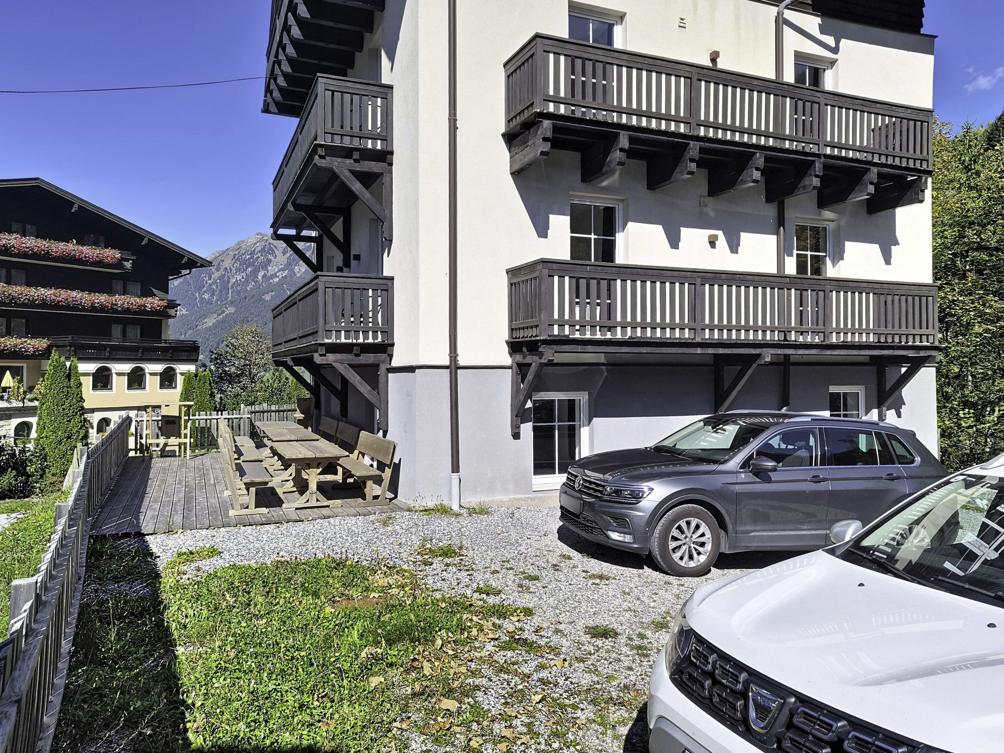 Haus Enzian - Draußen