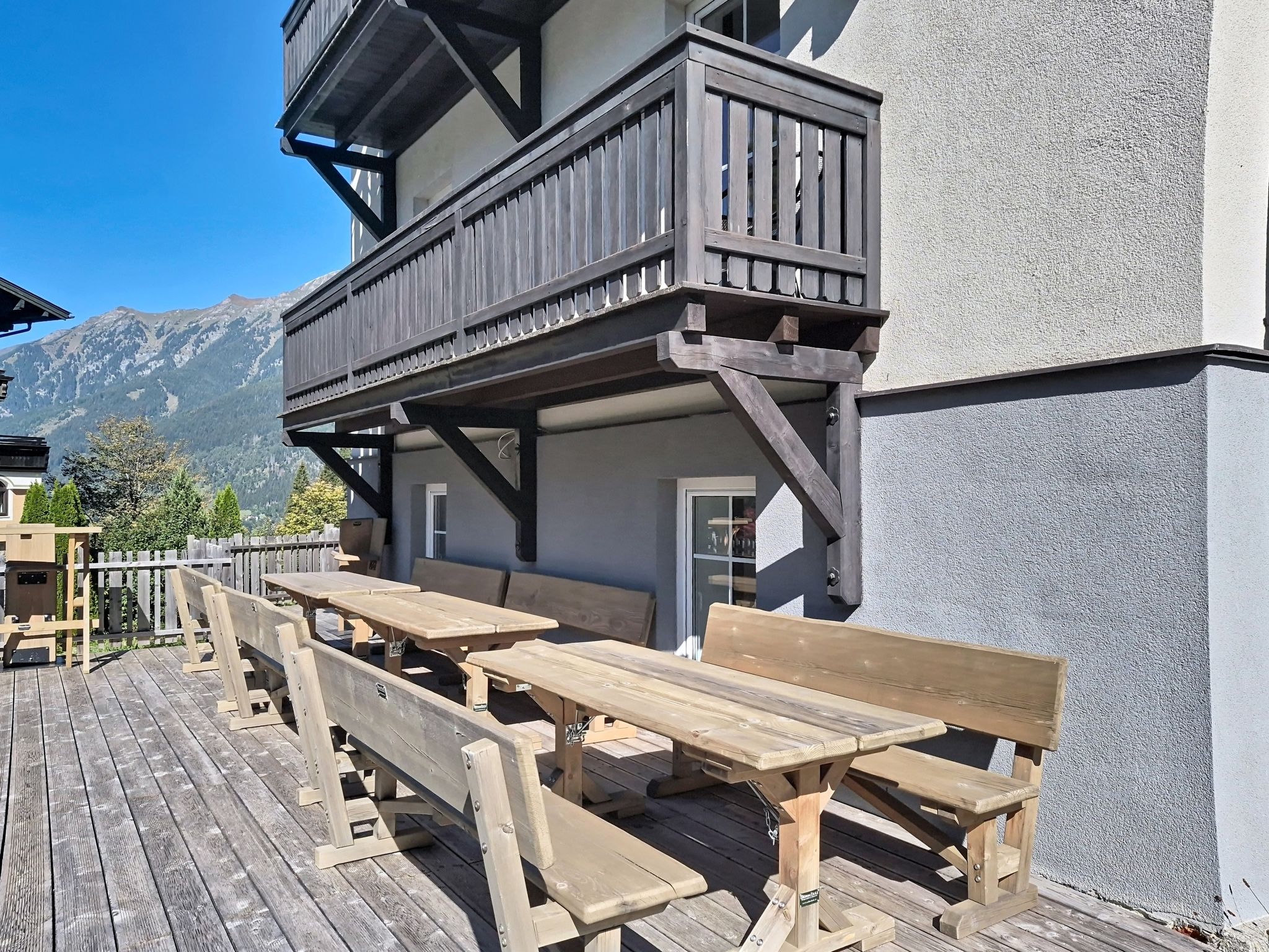 Haus Enzian - Draußen