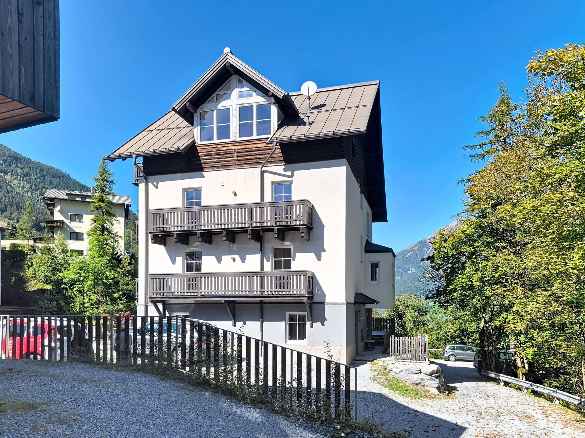 Haus Enzian - Draußen