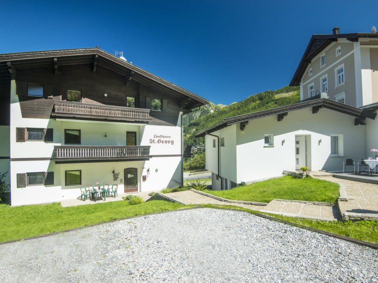 Op 1,0 km van de piste: Vakantiehuis Landhaus St. Georg in Bad Gastein in Bad Gastein