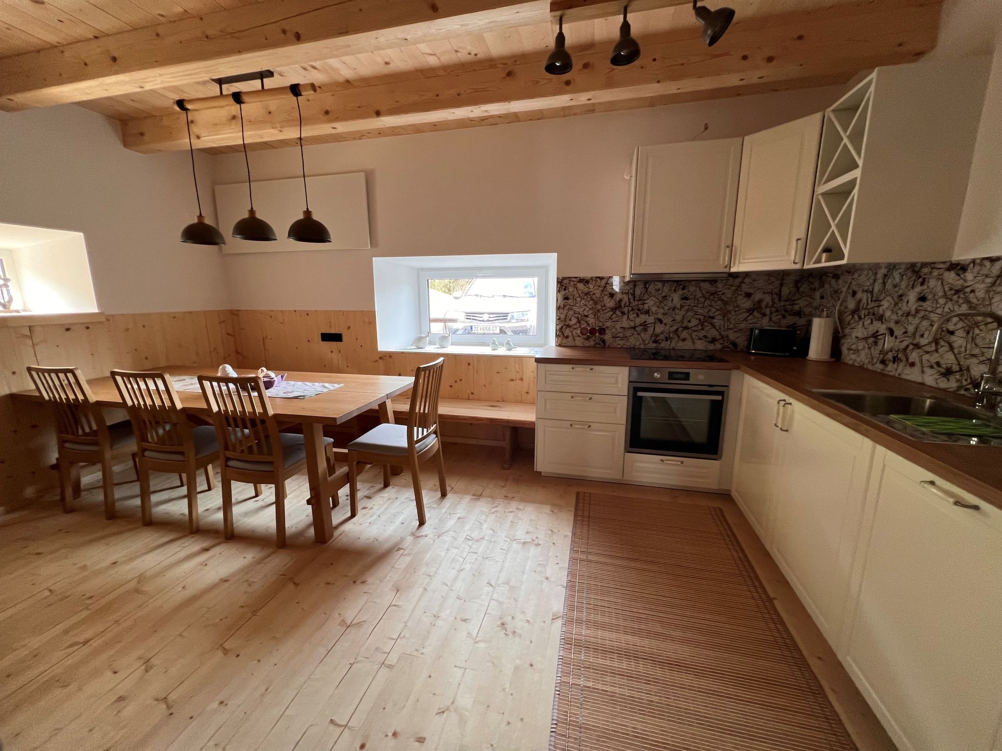 Kitchen / Dining Room