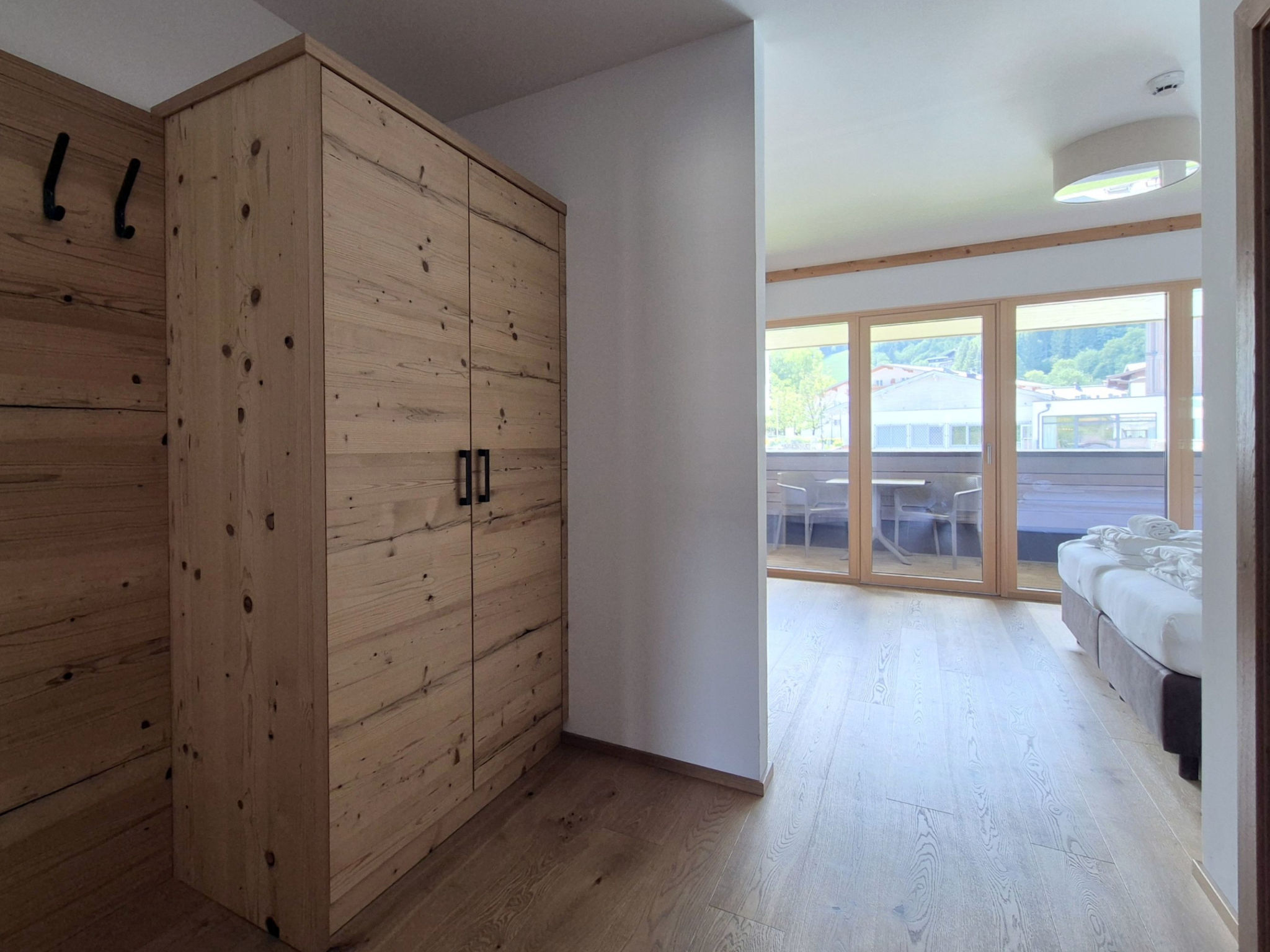 Photo of 3_SPA - Poolside Superior 726