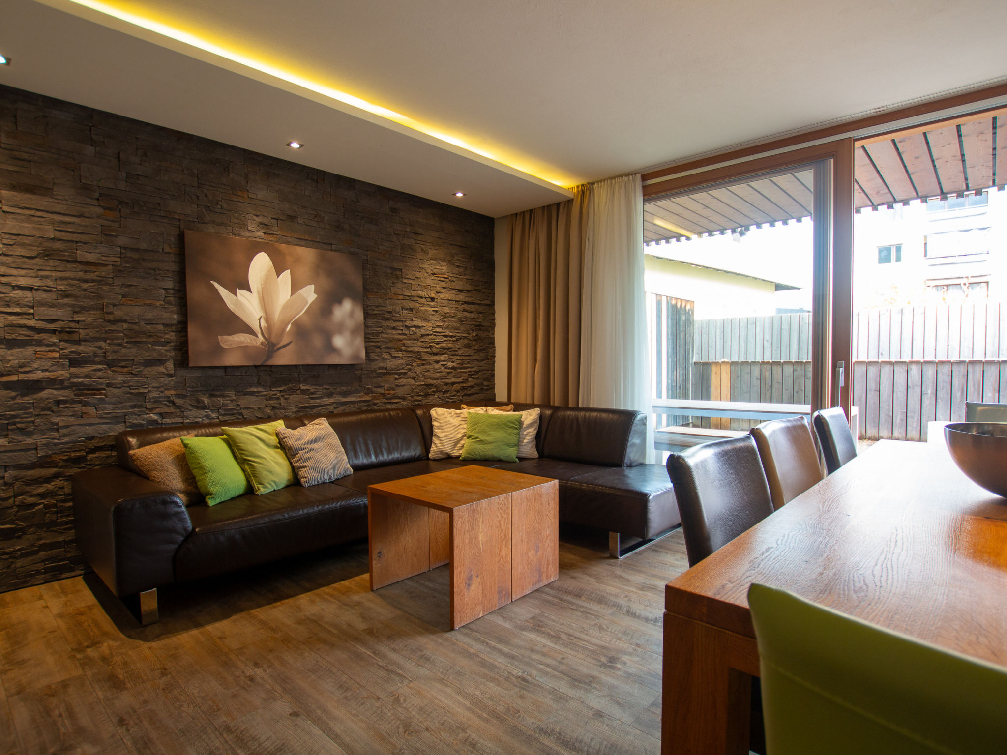 Photo of Max Residence im Zentrum mit Terrasse, Garage