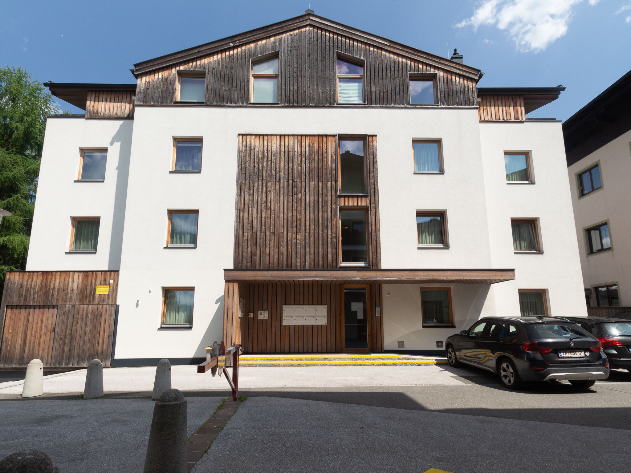 Photo of Max Residence im Zentrum mit Terrasse, Garage