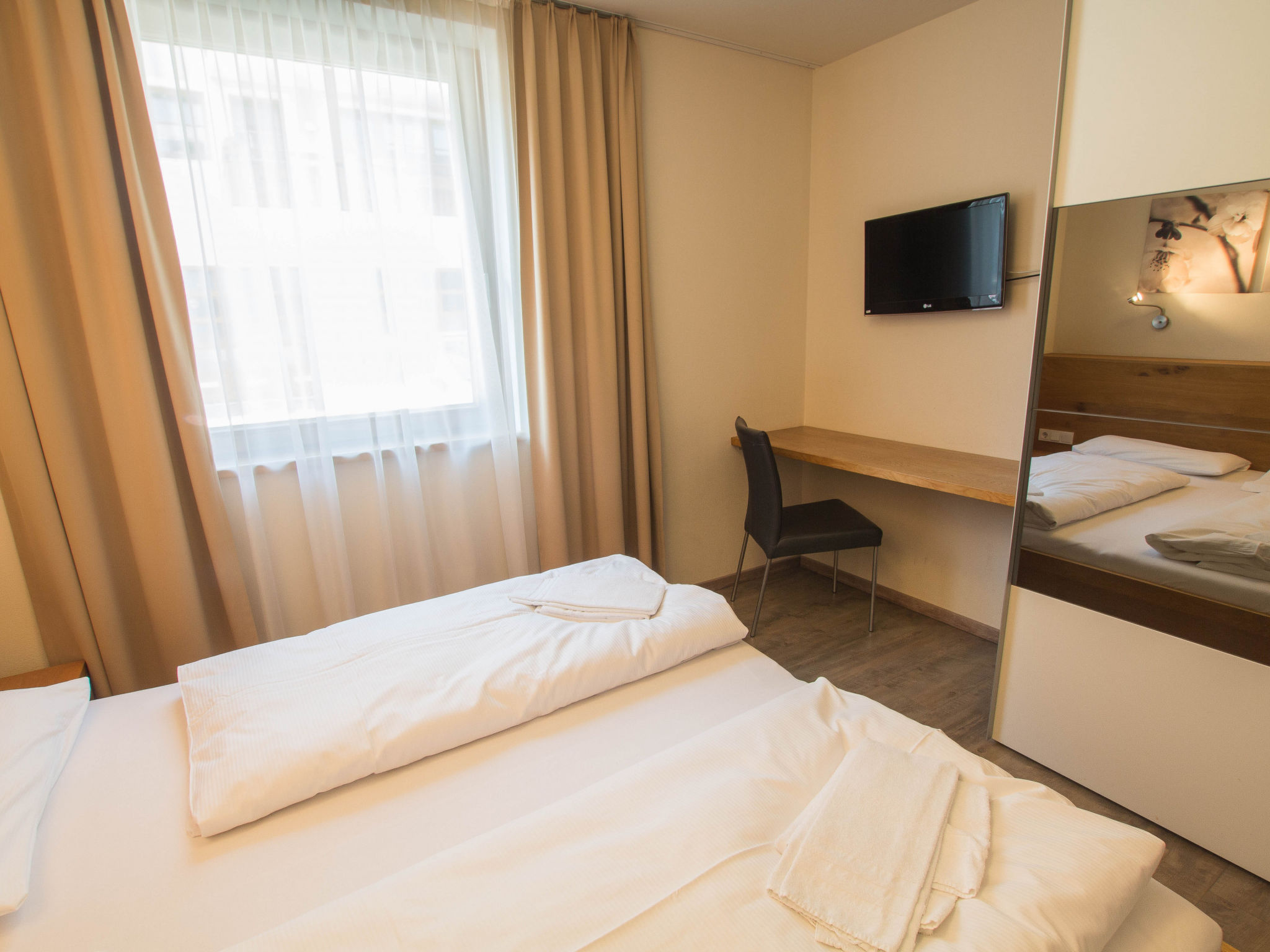 Photo of Max Residence im Zentrum mit Terrasse, Garage