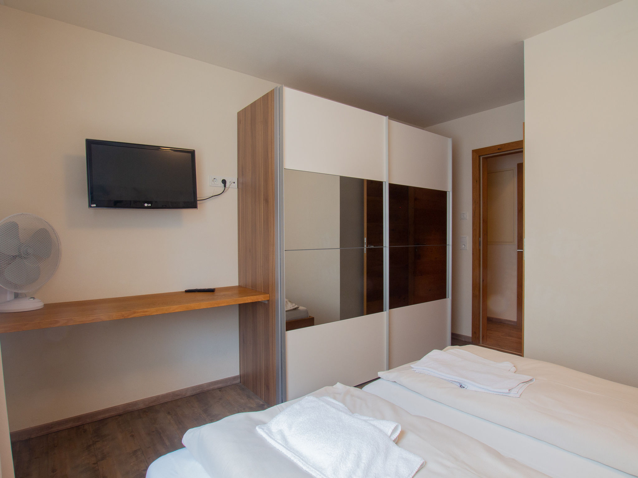 Photo of Max Residence im Zentrum mit Terrasse, Garage