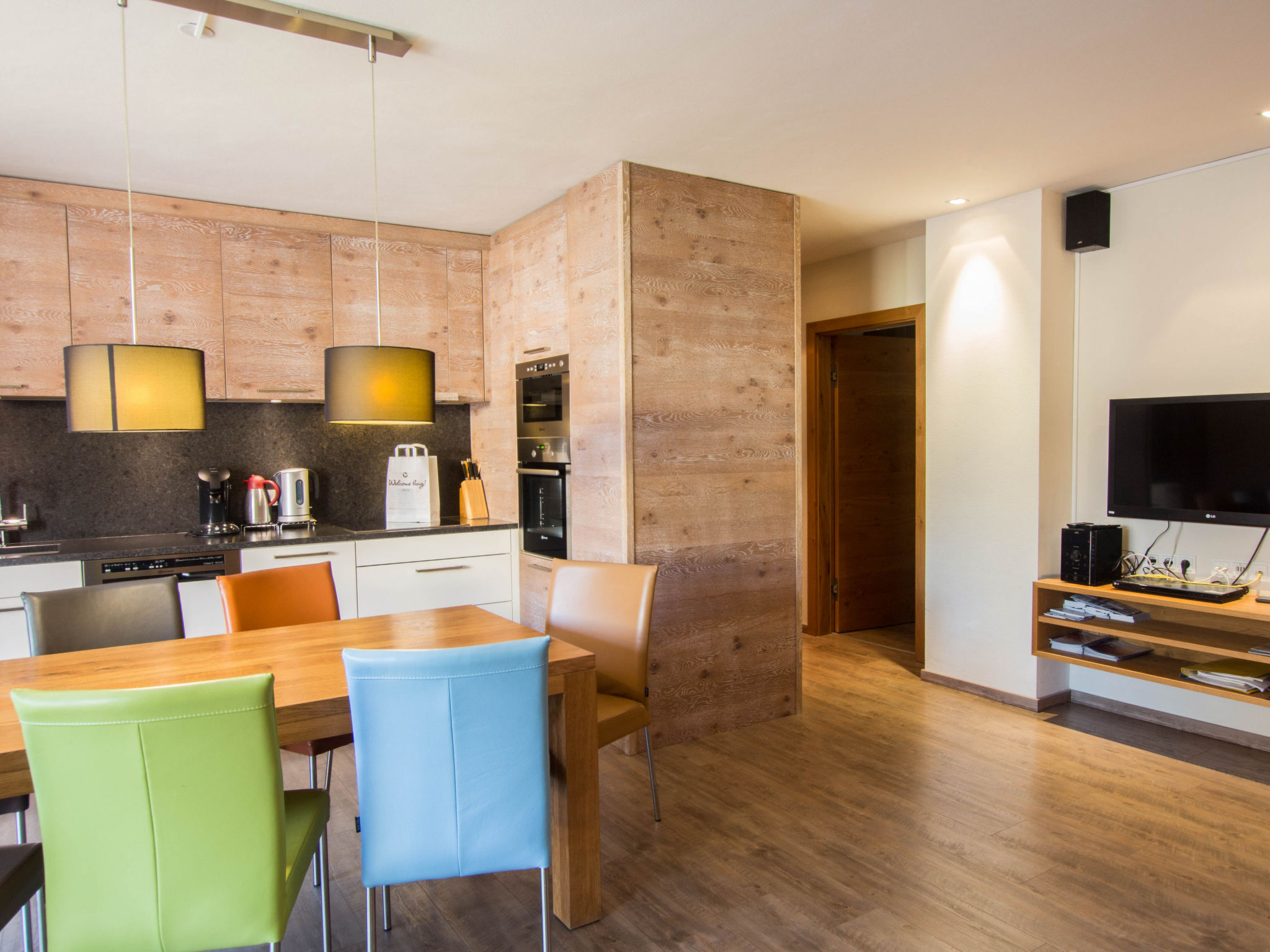 Photo of Max Residence im Zentrum mit Terrasse, Garage