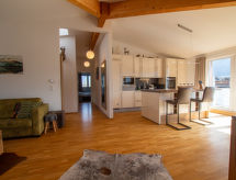 Ruim appartement met bergzicht in hartje Zell am See, 400m van het meer - thumbnail 1