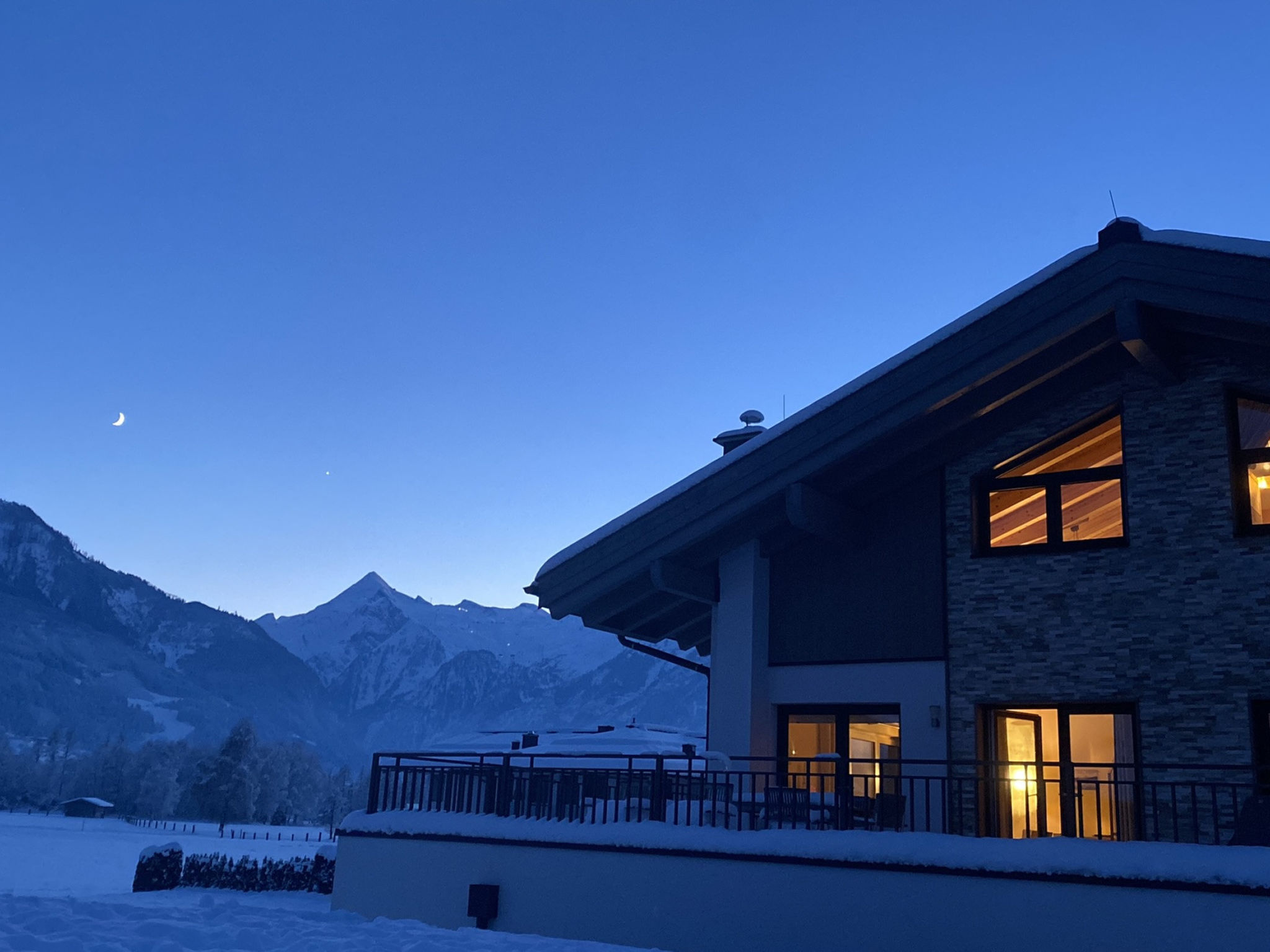 Photo of 1_ZMO4 - Kitzview Terrace Apartment