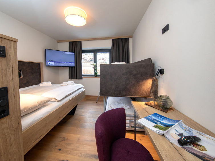 Photo of Emma Deluxe Aparthotel