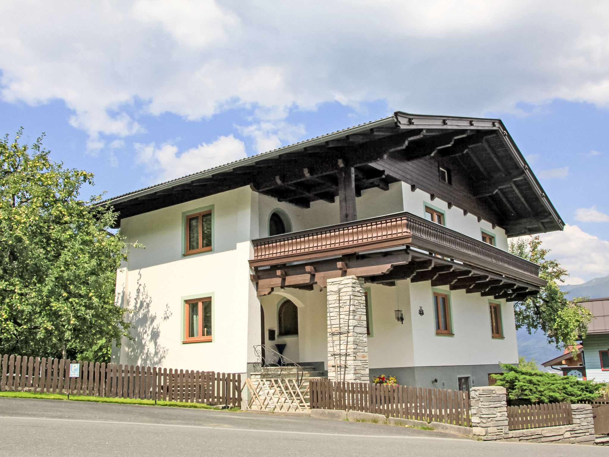 Chalet Alpin-Outside