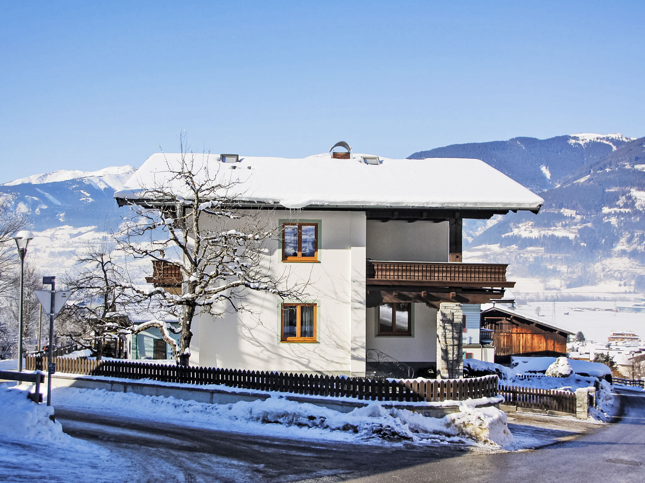 Chalet Alpin-Outside