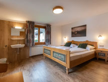 Vrijstaande woning aan de piste in Kaprun met tuin en uitzicht op de bergen - thumbnail 5