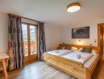 Vrijstaande woning aan de piste in Kaprun met tuin en uitzicht op de bergen - thumbnail 4