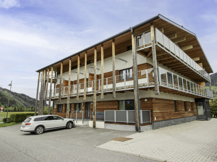 "Tom & Jeri", appartement 3-kamers 65 m2, op de begane grond. Comfortabel en gezellig ingericht: woon-/slaapkamer met 1 2-pers divanbed, Kabel-TV en Flatscreen TV. Uitgang naar het balkon. 2 2-pers. k..