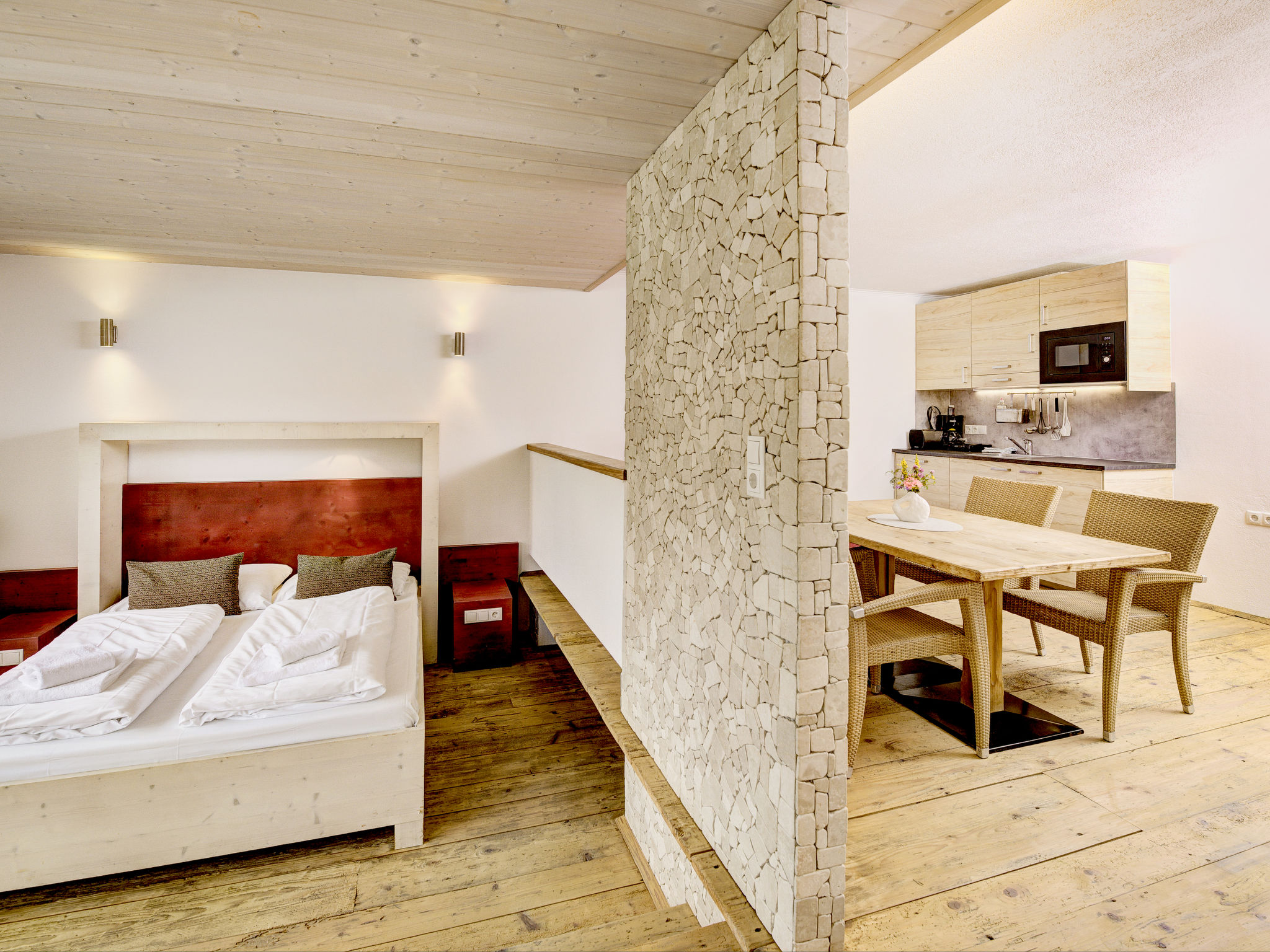 Edelweiss Suite 8