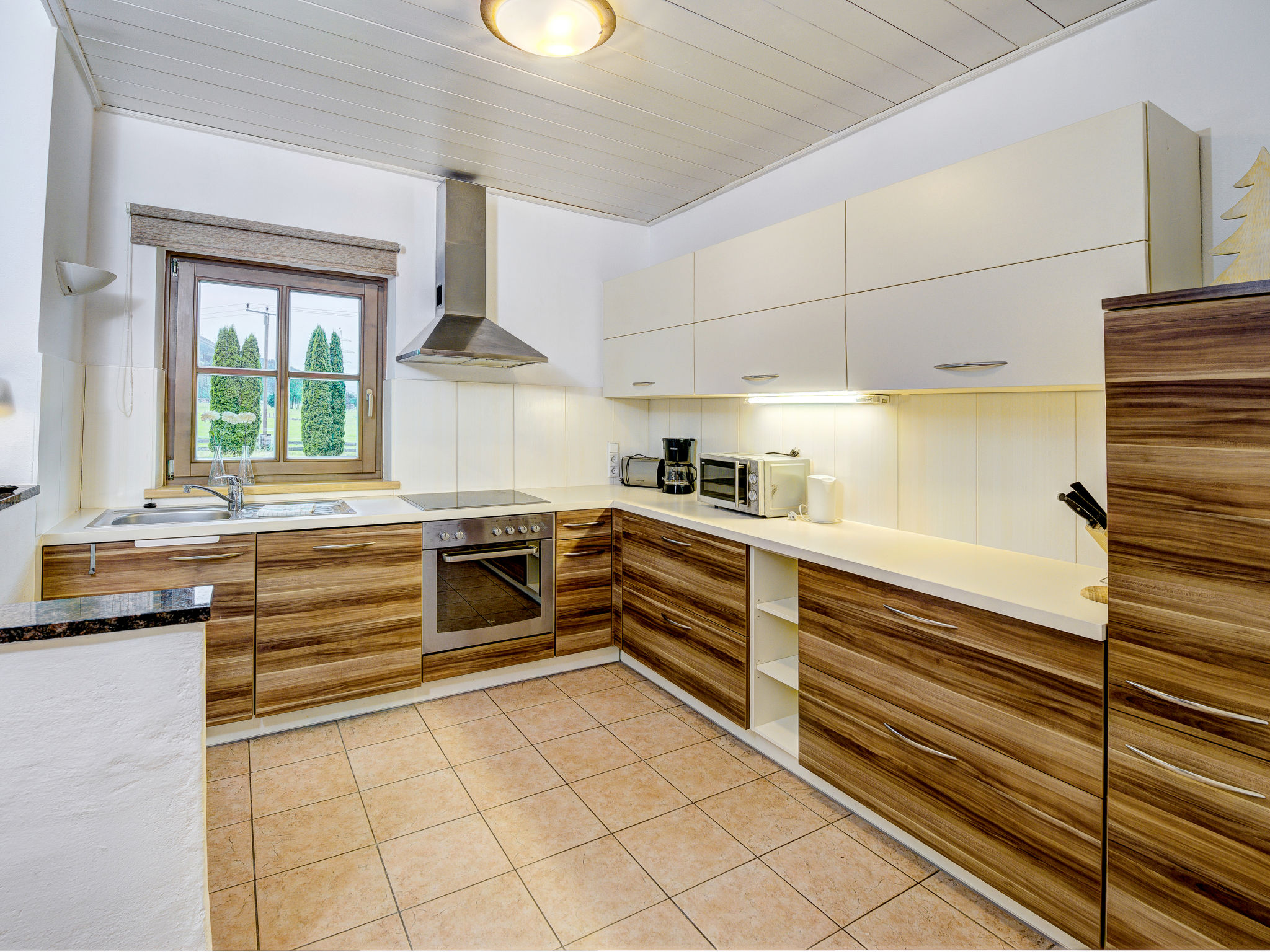 Edelweiss Suite 9