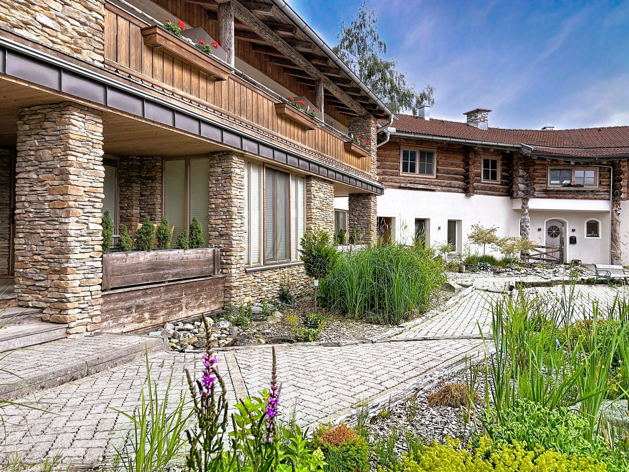 Edelweiss Suite 9