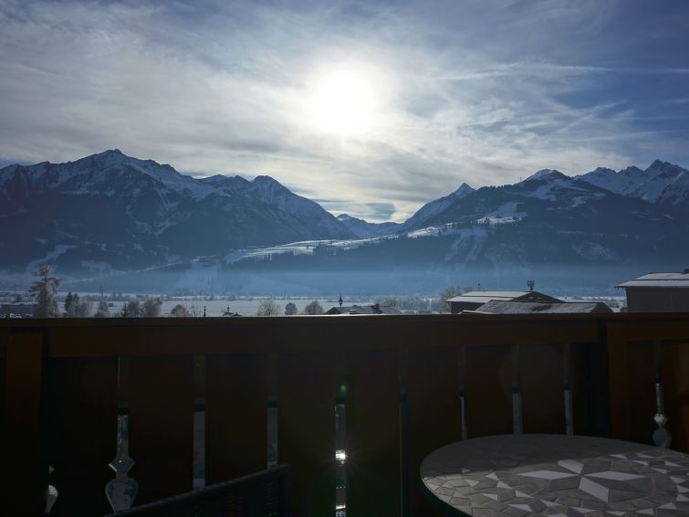 Bergzicht en ruimte in appartement Panoramablick in Fürth, Kaprun