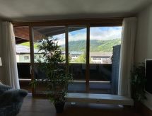 Ruim penthouse in Kaprun met uitzicht op de bergen, vlakbij centrum en piste - thumbnail 5