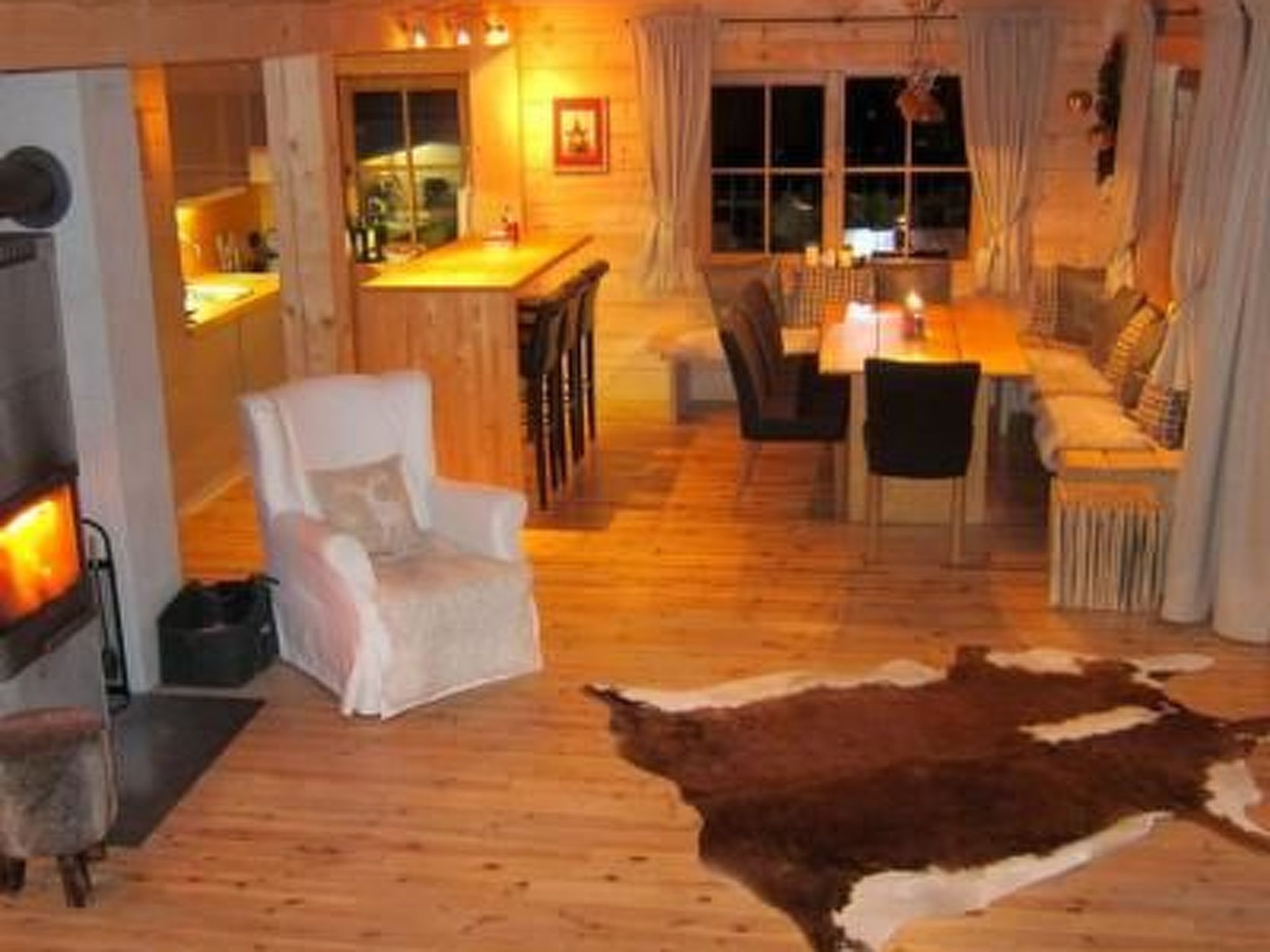 Nettes Ferienhaus in Gaisbichl mit Terrasse und Garten - Drinnen