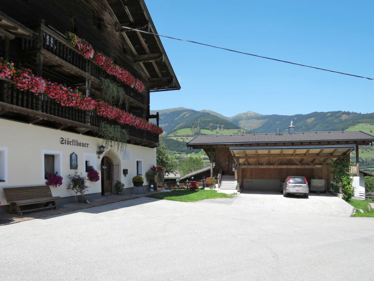 Stocklgut - Slide 12