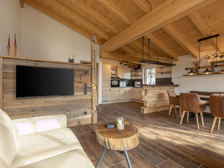 "Premium   1A mit Sauna", chalet 6-kamers 140 m2. Licht, comfortabel en smaakvol ingericht: woon-/eetkamer met eettafel en Sat-TV. 5 2-pers. kamers. Open keuken (oven, afwasmachine, 4 inductiekookplat..