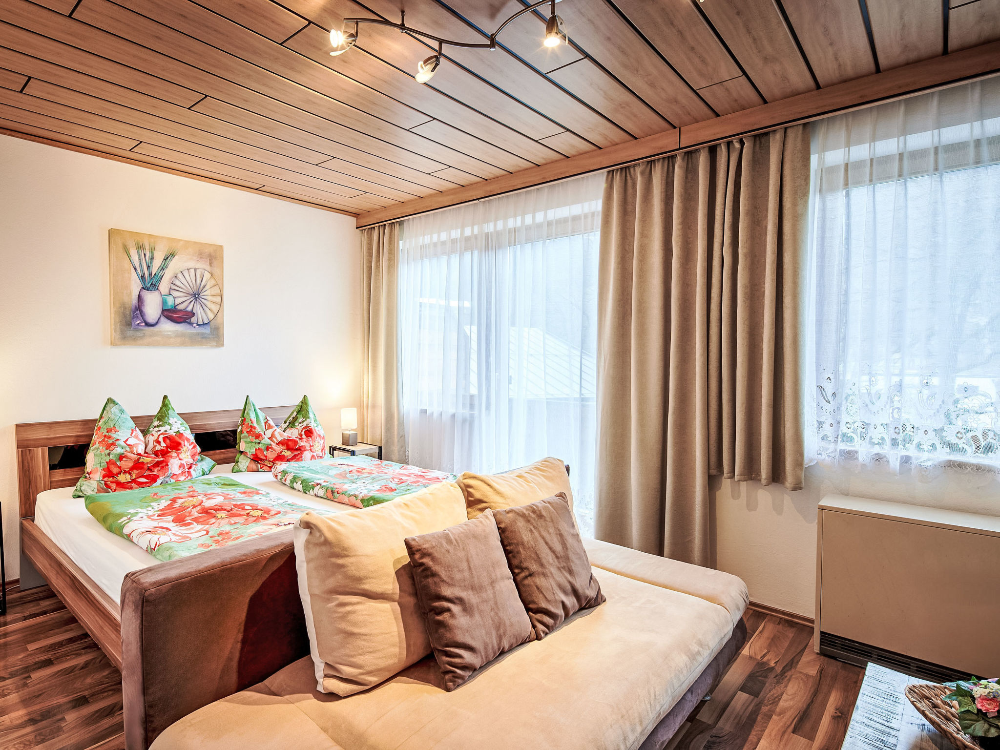 Nahe den Skigebieten und Ausgangspunkt zu Sehenswürdigkeiten - Inside