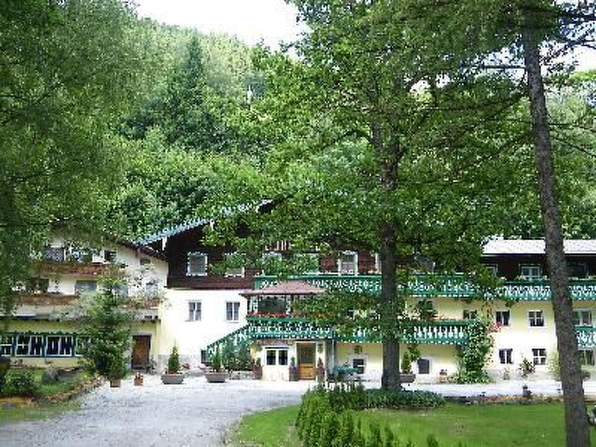 Nahe den Skigebieten und Ausgangspunkt zu Sehenswürdigkeiten - Outside