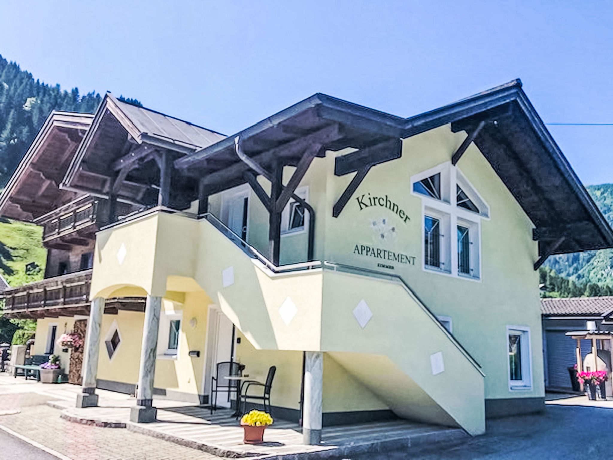 Photo of Evi 1