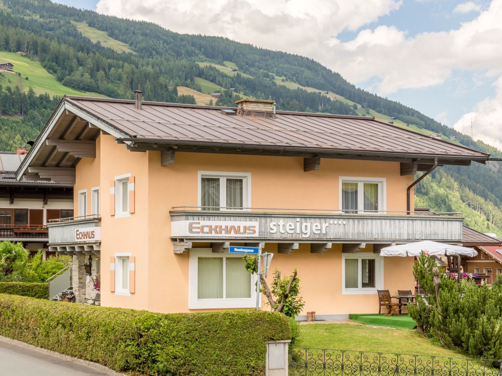 Ferienhaus mit umzäuntem Garten in Neukirchen am Großvenediger (Österreich) und 1 Hund erlaubt