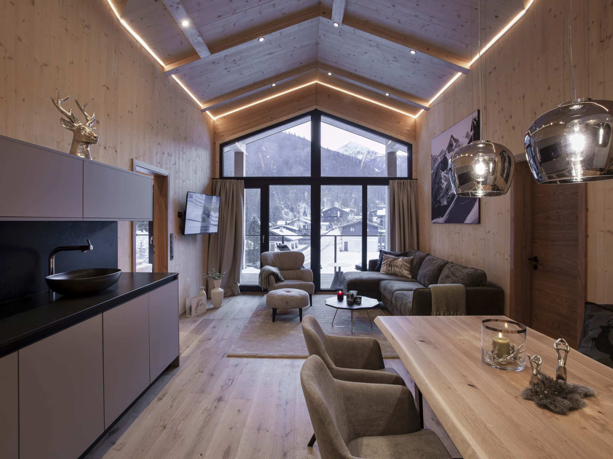 Mit 2 SZ & privaten Wellnessbereich-Drinnen