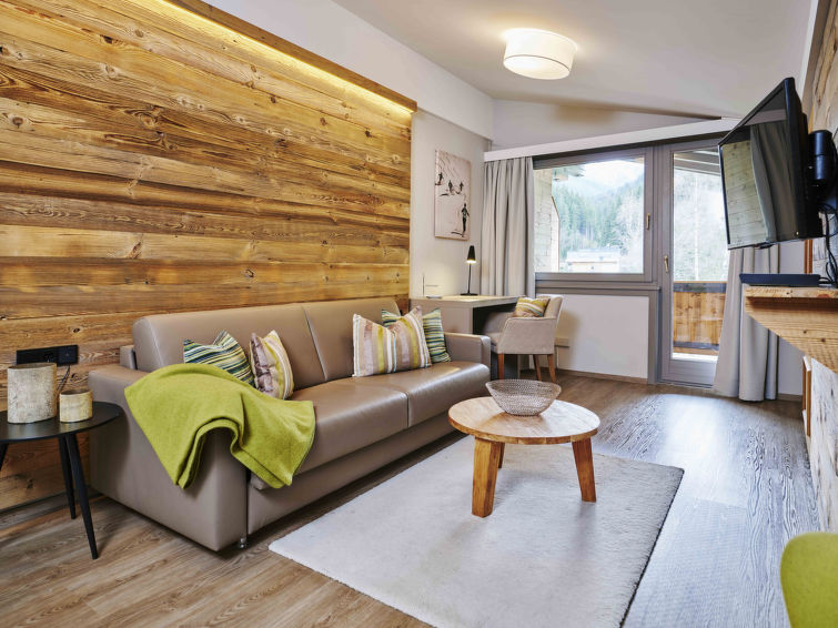 Photo of Juniorsuite bis zu 4 P &Wellnessbereich