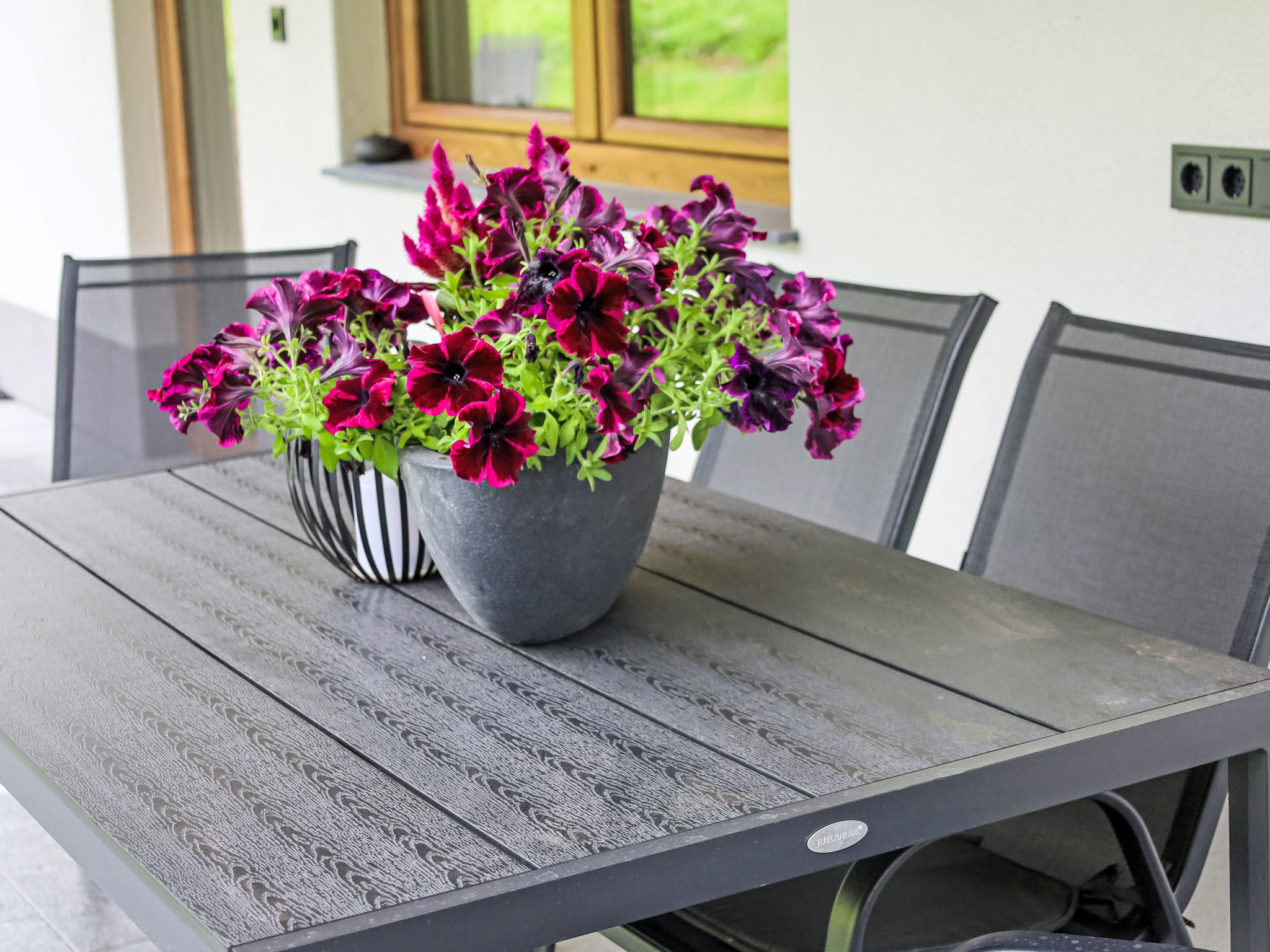 Jagerstüberl-60qm EG mit gr Terrasse-Draußen