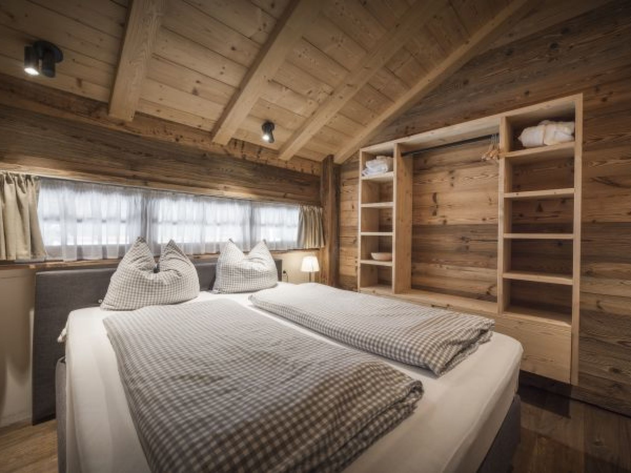 Ruim chalet in Leutasch met sauna, open haard en omheinde tuin - foto 8