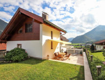 Zonnig vakantiehuis met Alpenpanorama nabij de Achensee - thumbnail 1