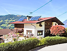 Ruim chalet voor 7 aan de skipiste met bergzicht in Fügen - thumbnail 1