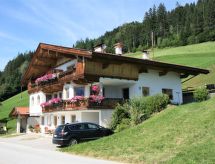 Zonnig landhuis Eberharter in Fügen: 5-persoons vakantiehuis nabij meer en bergen - thumbnail 1