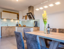 Rustiek appartement aan de skipiste in Fügen met panoramisch bergzicht - thumbnail 2