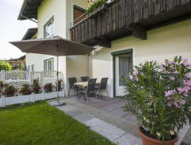 Ruim 22-persoons vakantiehuis in Fügen met tuin, terras en uitzicht op bergen - thumbnail 5