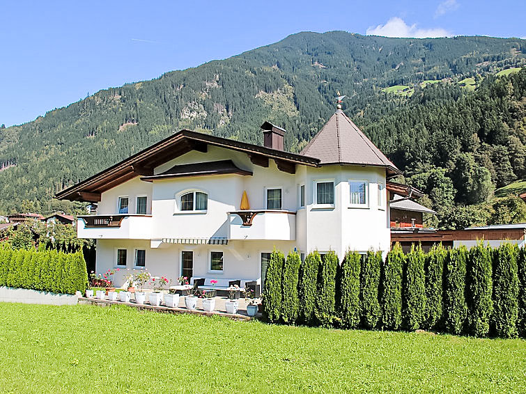 2-Zimmer-Wohnung 47 m2, im Obergeschoss. Schön und stilvoll eingerichtet: Eingang. 1 Doppelzimmer mit Sat-TV (Flachbildschirm). Ausgang zum Balkon. Wohn-/Schlafzimmer mit 2 Betten, Essecke und Sat-TV..