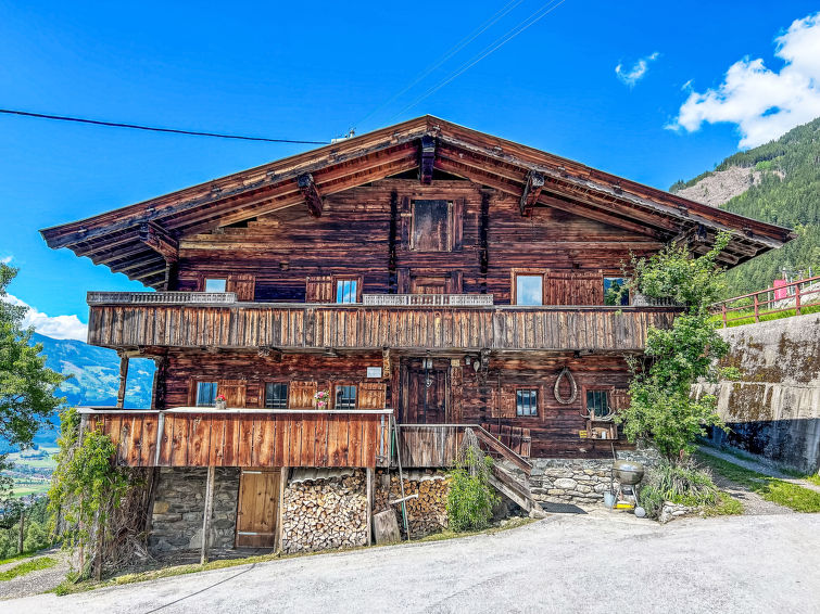 14-persoons rustieke boerderij met bergzicht in Kaltenbach in Kaltenbach