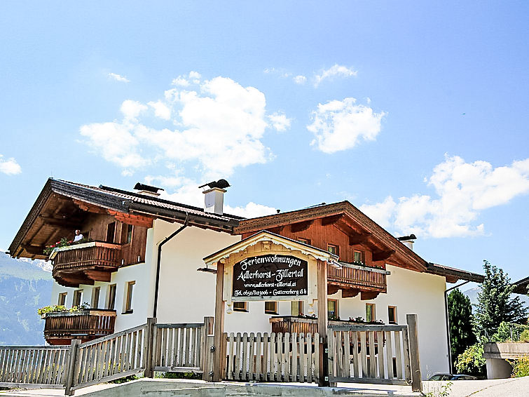 Bergzicht en ruimte in appartement Hansjörg in Kaltenbach in Kaltenbach