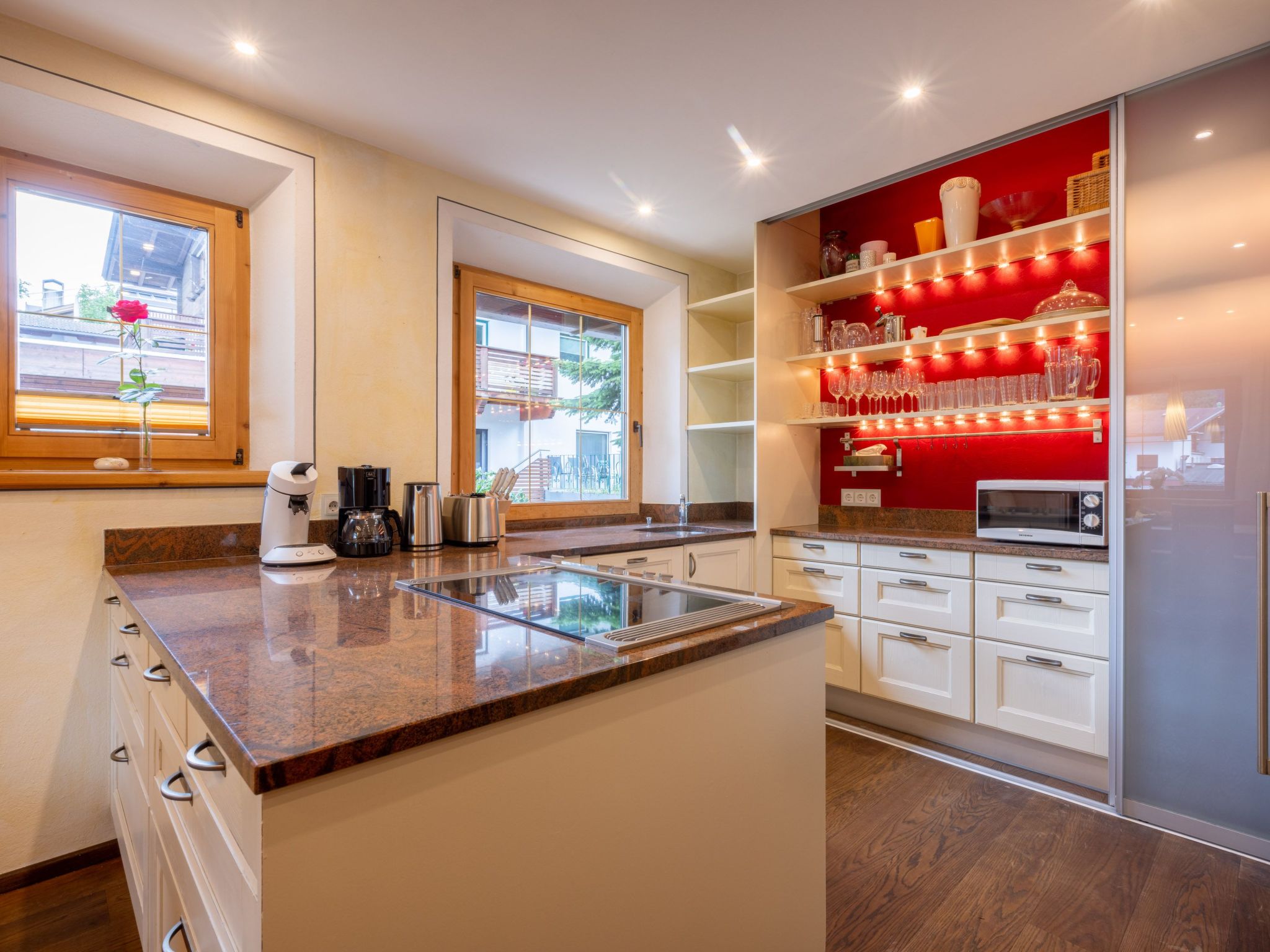 Villa Emma, Ferienhaus für bis zu 10 Personen, eigener Garten, absolute Privats-Image-tags.info