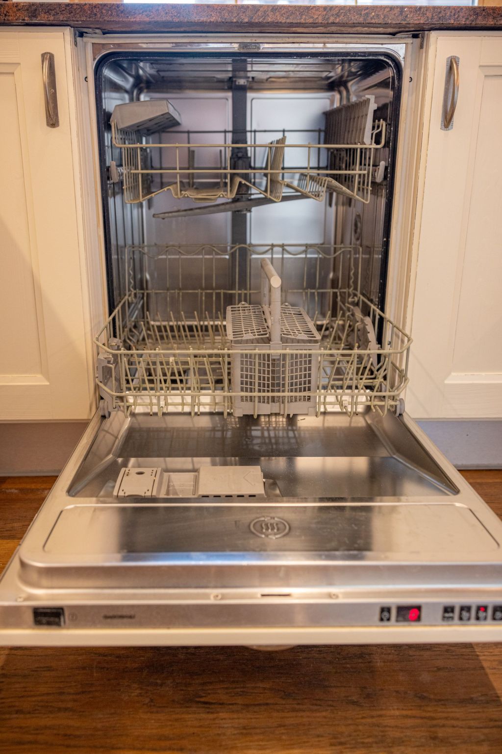 Villa Emma, Ferienhaus für bis zu 10 Personen, eigener Garten, absolute Privats-Image-tags.info